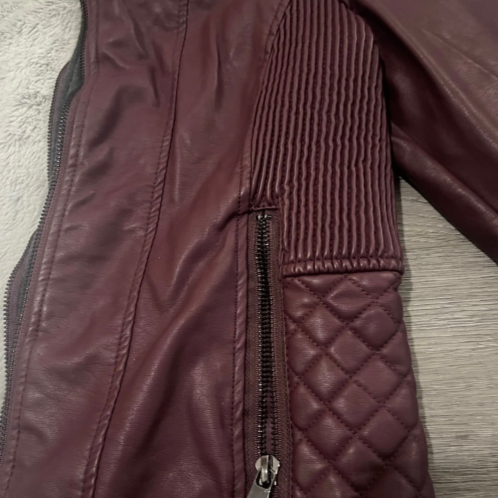 YMI Collection faux women’s hooded leather jacket - Picture 6 of 6